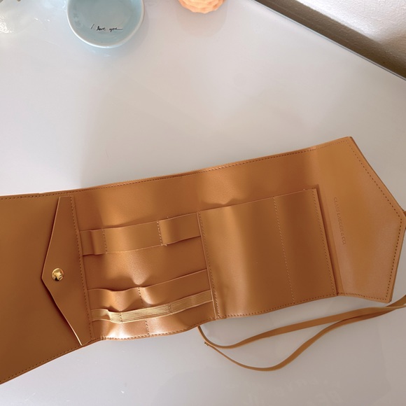 EUC 🧡 Warm Yellow Glass Ladder & Co Travel Accessories Organizer. - Picture 3 of 7